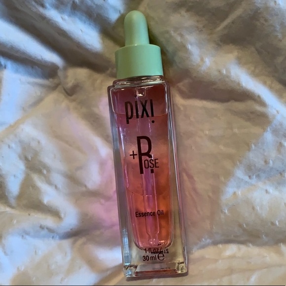 Pixi Beauty +Rose Essence Oil - Picture 2 of 3
